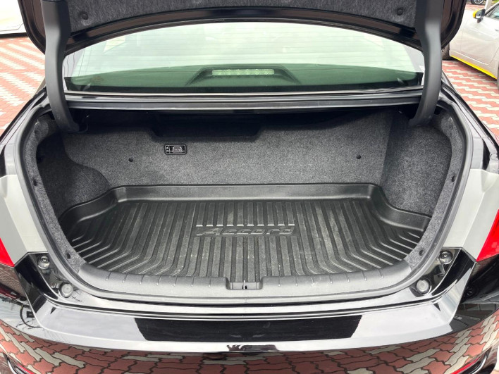 2013 Honda Accord Hybrid DAA-CR6 (UW-69f2a42adefd5)[19]