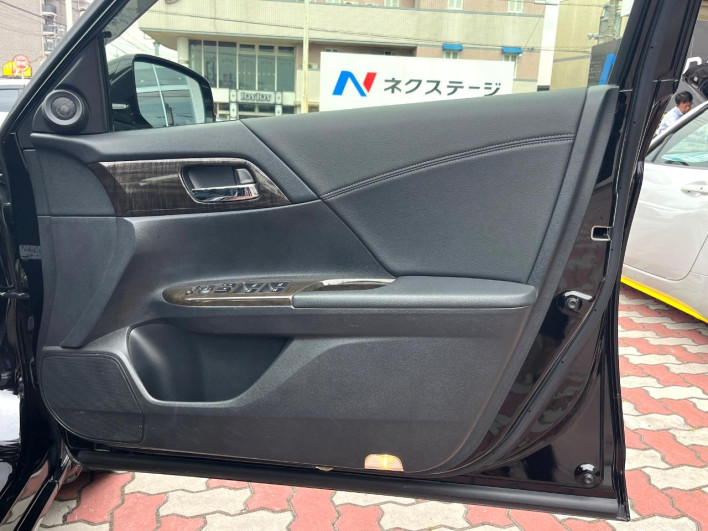 2013 Honda Accord Hybrid DAA-CR6 (UW-69f2a42adefd5)[23]