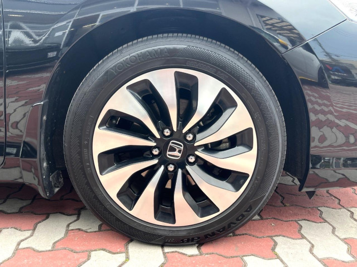 2013 Honda Accord Hybrid DAA-CR6 (UW-69f2a42adefd5)[12]