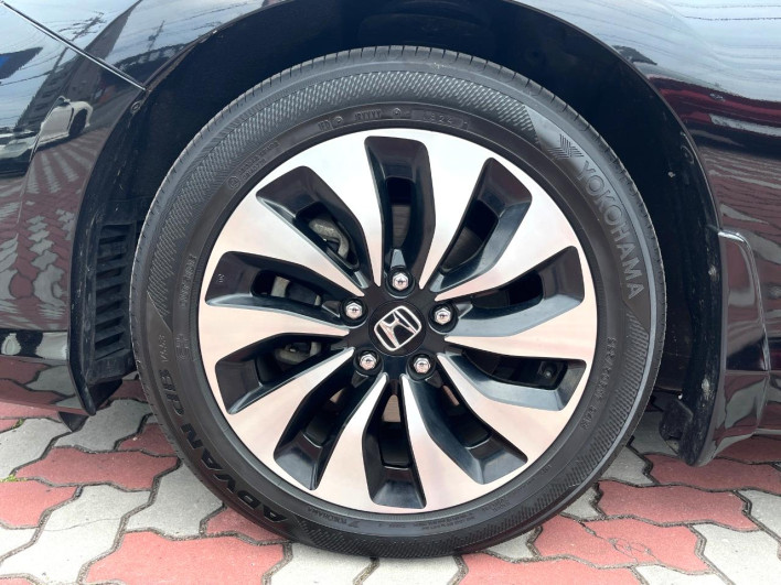 2013 Honda Accord Hybrid DAA-CR6 (UW-69f2a42adefd5)[15]