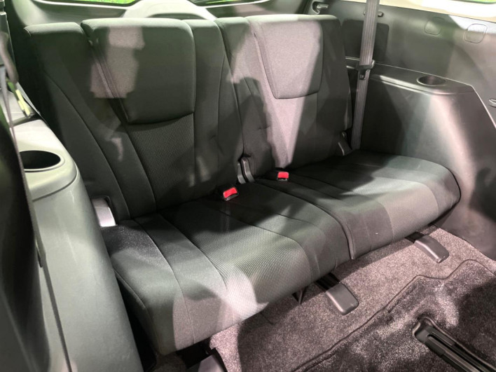 2013 Mazda Premacy DBA-CWFFW (UW-69f2a42f3b1da)[29]