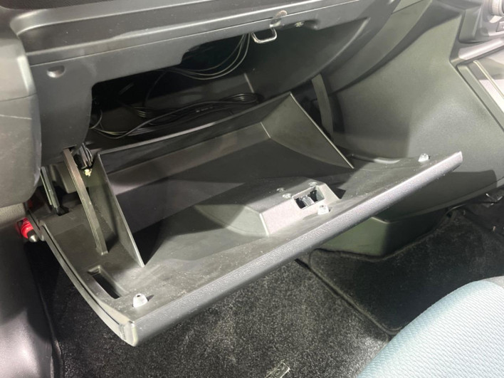 2013 Mazda Premacy DBA-CWFFW (UW-69f2a42f3b1da)[4]