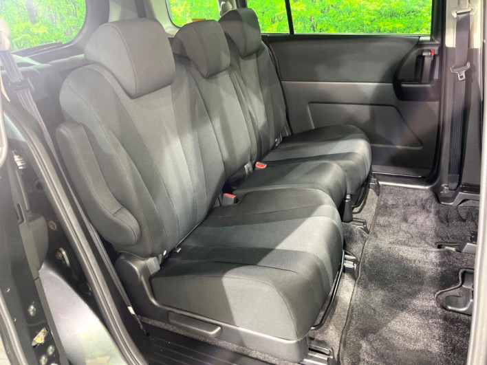 2013 Mazda Premacy DBA-CWFFW (UW-69f2a42f3b1da)[27]