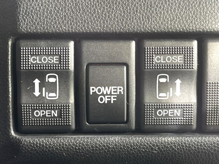 2013 Mazda Premacy DBA-CWFFW (UW-69f2a42f3b1da)[9]