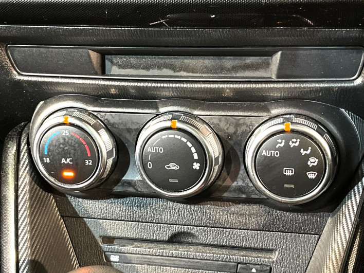 2015 Mazda Demio DBA-DJ3FS (UW-69f2a43168124)[13]