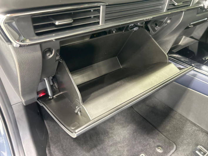 2020 Mazda CX-30 5BA-DMEP (UW-69f2a436a68c3)[7]