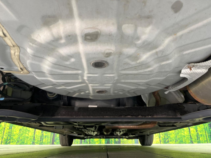 2015 Nissan Note DBA-E12 (UW-69f2a43893831)[22]