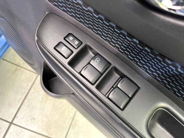 2015 Nissan Note DBA-E12 (UW-69f2a43893831)[26]