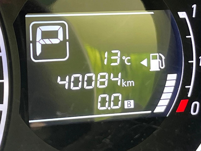 2015 Nissan Note DBA-E12 (UW-69f2a43893831)[2]