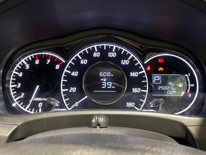 2016 Nissan Note DBA-E12 (UW-69f2a4391f13c)[25]