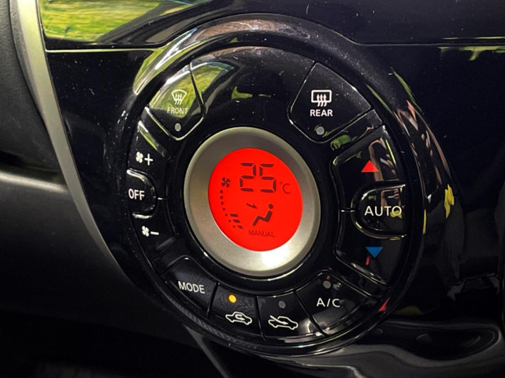 2016 Nissan Note DBA-E12 (UW-69f2a4391f13c)[27]