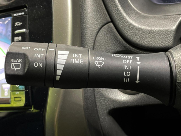 2016 Nissan Note DBA-E12 (UW-69f2a4391f13c)[24]