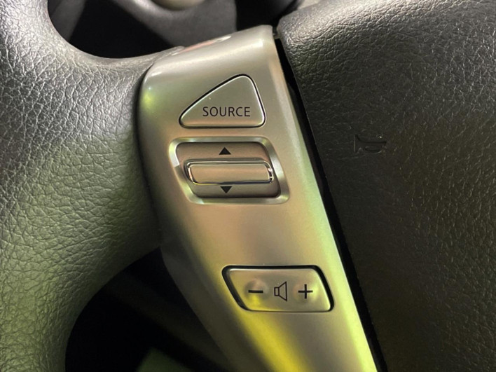 2016 Nissan Note DBA-E12 (UW-69f2a4391f13c)[22]