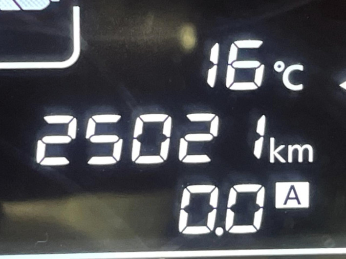 2016 Nissan Note DBA-E12 (UW-69f2a4391f13c)[2]