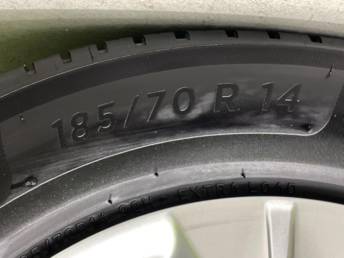 2016 Nissan Note DBA-E12 (UW-69f2a4391f13c)[5]