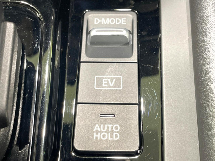 2021 Nissan Note 6AA-E13 (UW-69f2a43ab233d)[27]