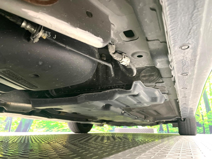 2021 Nissan Note 6AA-E13 (UW-69f2a43ab233d)[11]