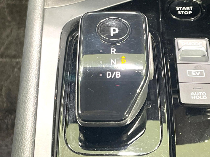 2021 Nissan Note 6AA-E13 (UW-69f2a43ab233d)[19]