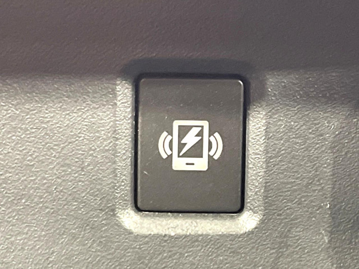 2021 Nissan Note 6AA-E13 (UW-69f2a43ab233d)[24]