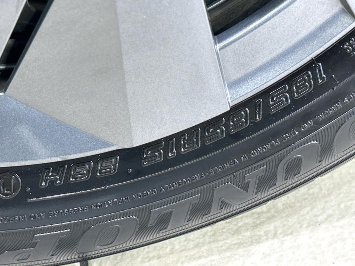 2021 Nissan Note 6AA-E13 (UW-69f2a43ad57c1)[25]