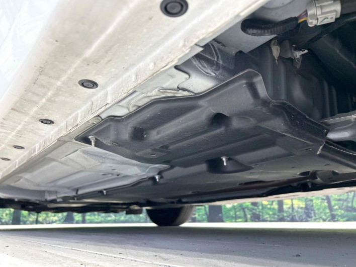 2021 Nissan Note 6AA-E13 (UW-69f2a43ad57c1)[17]