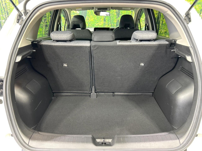 2021 Nissan Note 6AA-E13 (UW-69f2a43ad57c1)[14]