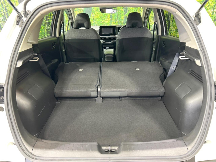 2021 Nissan Note 6AA-E13 (UW-69f2a43ad57c1)[13]