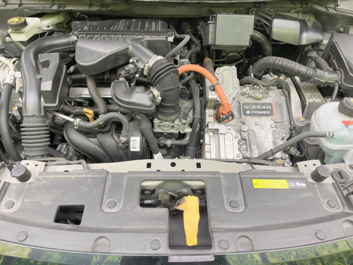 2022 Nissan Note 6AA-E13 (UW-69f2a43ba9a6a)[4]