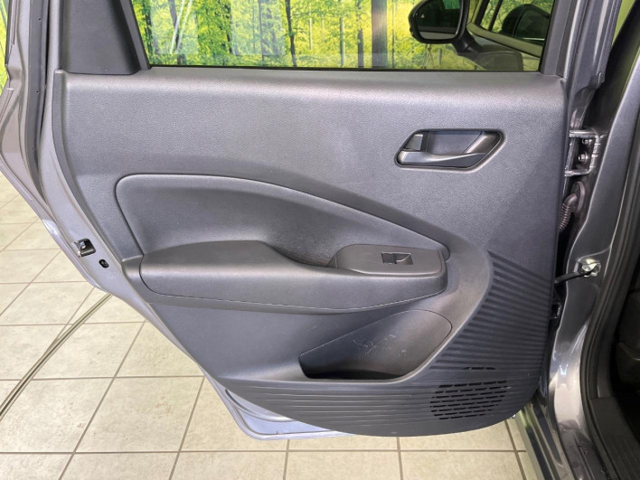 2022 Nissan Note 6AA-E13 (UW-69f2a43becdff)[11]