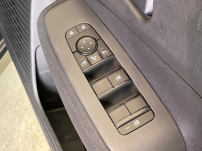 2022 Nissan Note 6AA-E13 (UW-69f2a43becdff)[25]