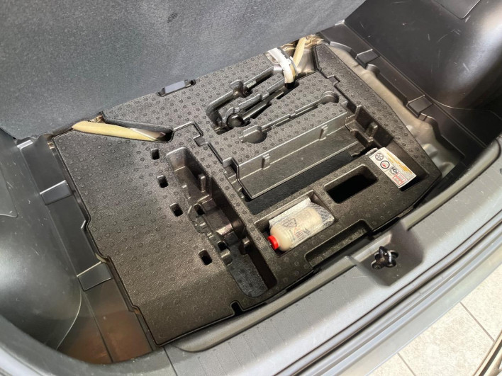 2022 Nissan Note 6AA-E13 (UW-69f2a43becdff)[22]