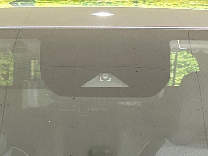 2022 Nissan Note 6AA-E13 (UW-69f2a43d10069)[5]