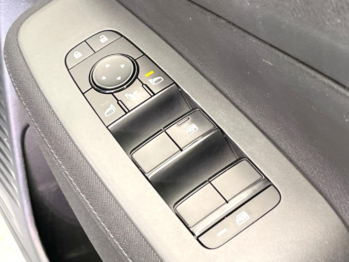 2022 Nissan Note 6AA-E13 (UW-69f2a43db080c)[14]