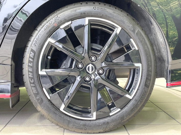 2022 Nissan Aura 6AA-FE13 (UW-69f2a440043ce)[12]