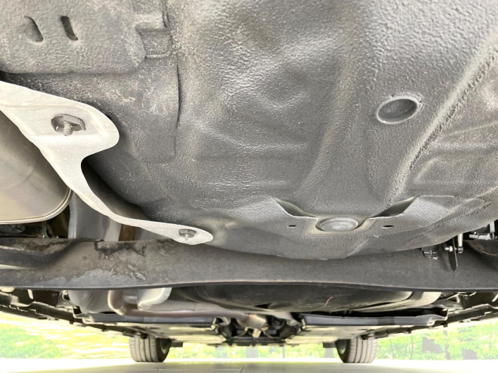 2022 Nissan Aura 6AA-FE13 (UW-69f2a440043ce)[21]