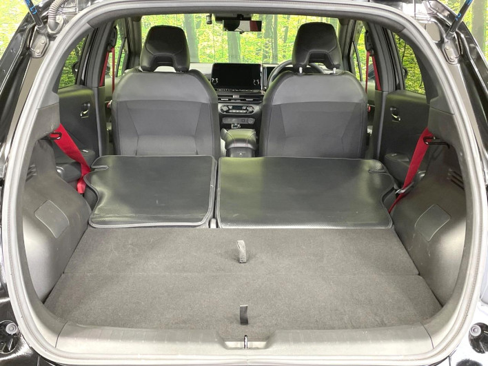 2022 Nissan Aura 6AA-FE13 (UW-69f2a440043ce)[27]