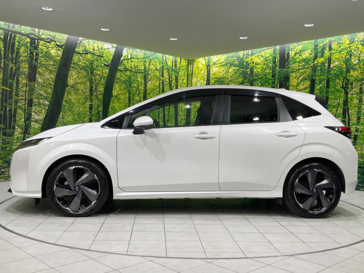 2022 Nissan Aura 6AA-FE13 (UW-69f2a440240f9)[11]