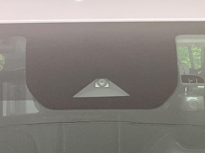 2022 Nissan Aura 6AA-FE13 (UW-69f2a440240f9)[4]