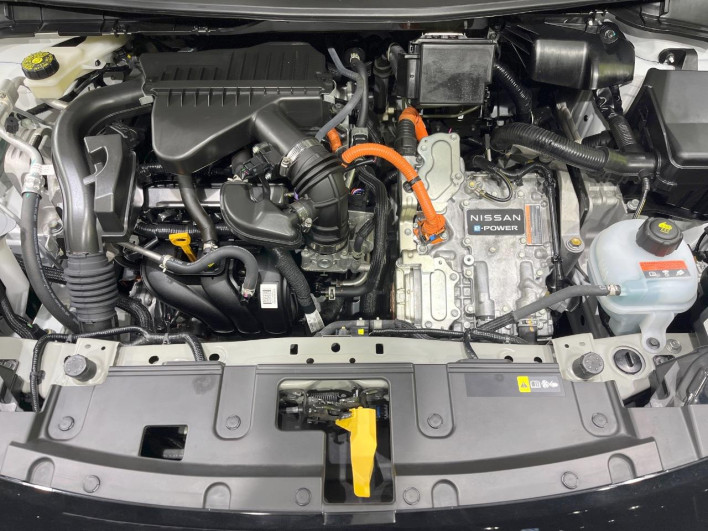 2022 Nissan Aura 6AA-FE13 (UW-69f2a440240f9)[6]