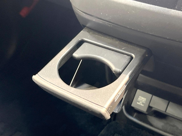 2016 Honda Freed Plus Hybrid DAA-GB7 (UW-69f2a4428724b)[28]