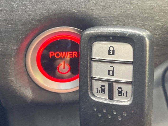 2016 Honda Freed Plus Hybrid DAA-GB7 (UW-69f2a4428724b)[27]