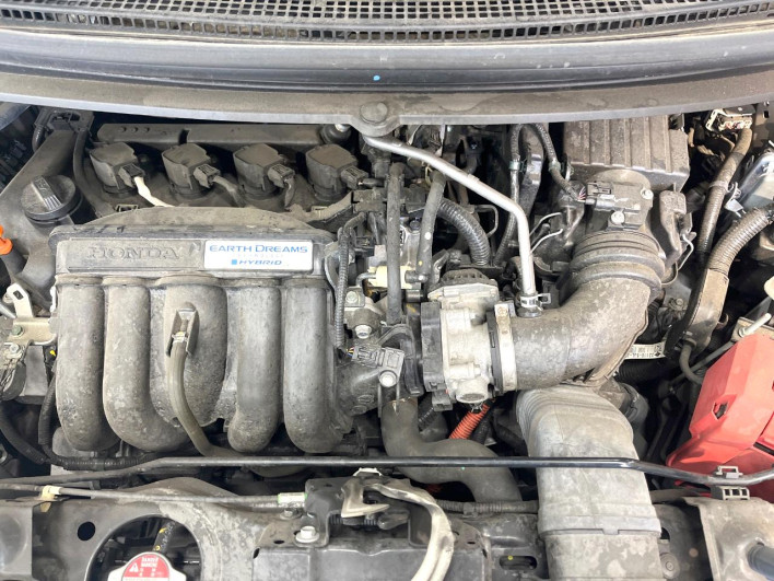 2016 Honda Freed Plus Hybrid DAA-GB7 (UW-69f2a4428724b)[4]