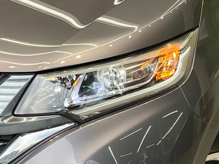 2019 Honda Freed hybrid DAA-GB7 (UW-69f2a442d3b94)[9]