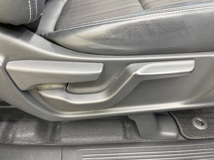 2019 Honda Freed hybrid DAA-GB7 (UW-69f2a442d3b94)[16]