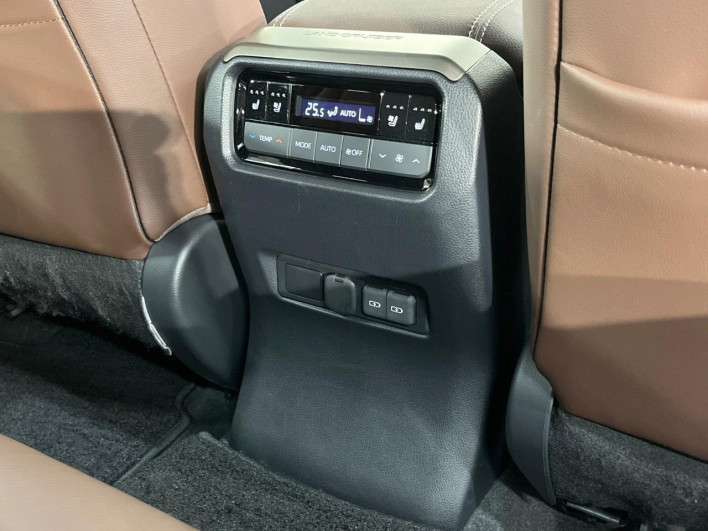 2025 Toyota Land Cruiser 250 3DA-GDJ250W (UW-69f2a445172a1)[15]