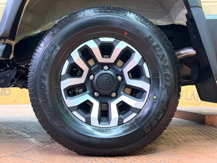 2026 Toyota Land Cruiser 70 3DA-GDJ76W (UW-69f2a44535772)[16]
