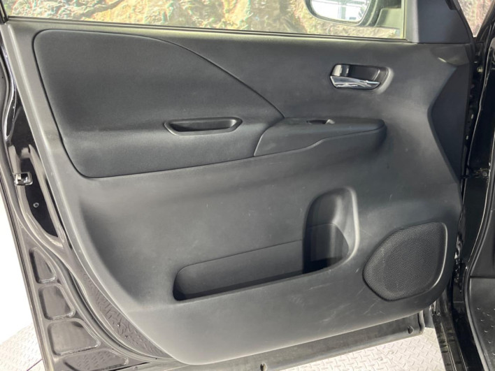 2016 Nissan Serena DAA-GFC27 (UW-69f2a4469c9e8)[29]