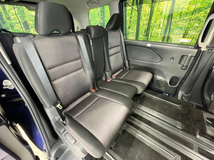 2017 Nissan Serena DAA-GFC27 (UW-69f2a4476d6e5)[26]