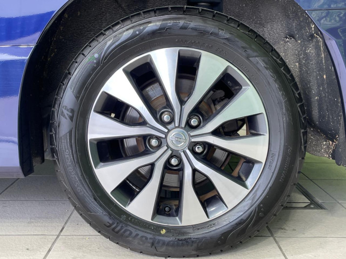 2017 Nissan Serena DAA-GFC27 (UW-69f2a4476d6e5)[11]