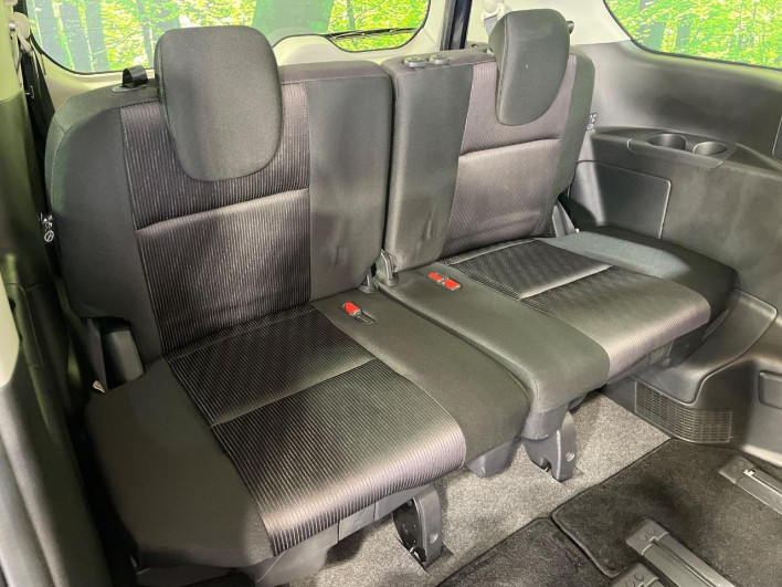 2017 Nissan Serena DAA-GFC27 (UW-69f2a4476d6e5)[27]